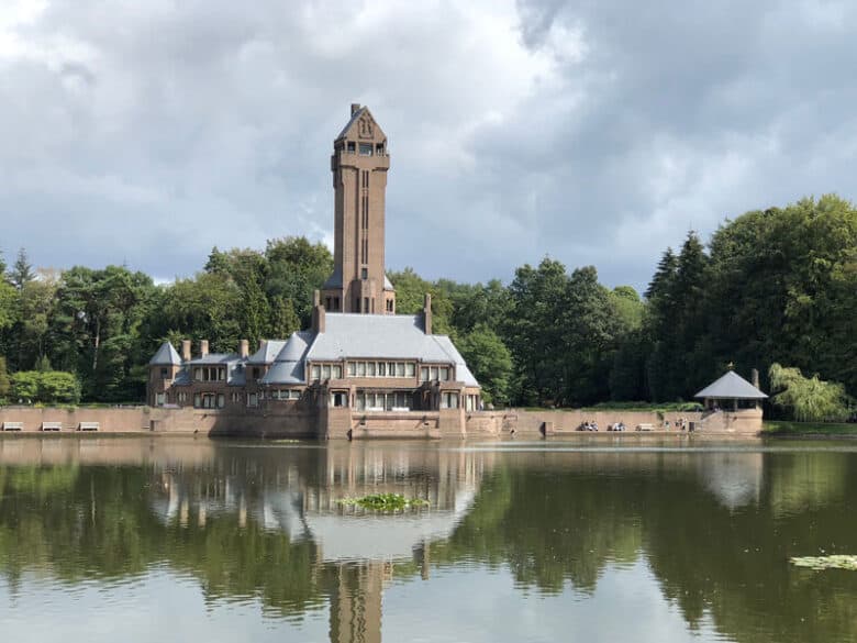 Jachthuis Sint Hubertus - De Hoge Veluwe Nationalpark - Reiseblog Bravebird