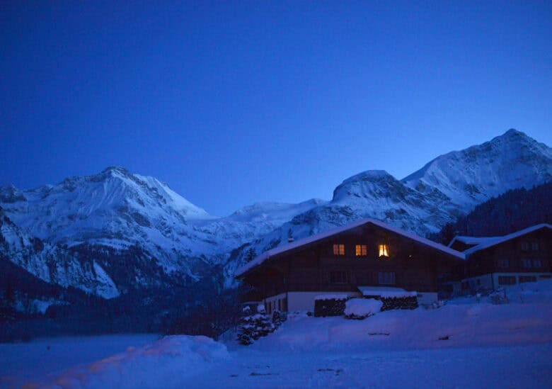Gstaad Kutschfahrt bei Mondschein - Reiseblog Bravebird
