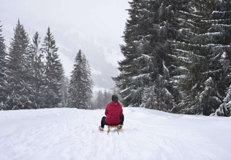 Gstaad Schlittelfahrt Schweiz - Reiseblog Bravebird
