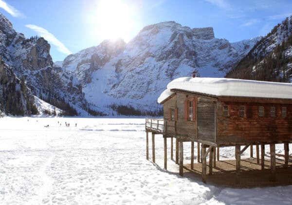 Südtirol Pragser Wildsee im Winter - Reiseblog Bravebird