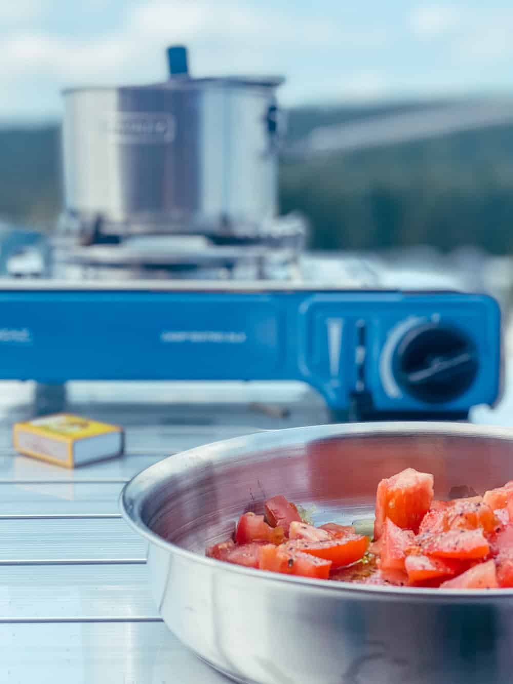 Kochen beim Zelten - Ratgeber-Tipps - Reisemagazin Bravebird