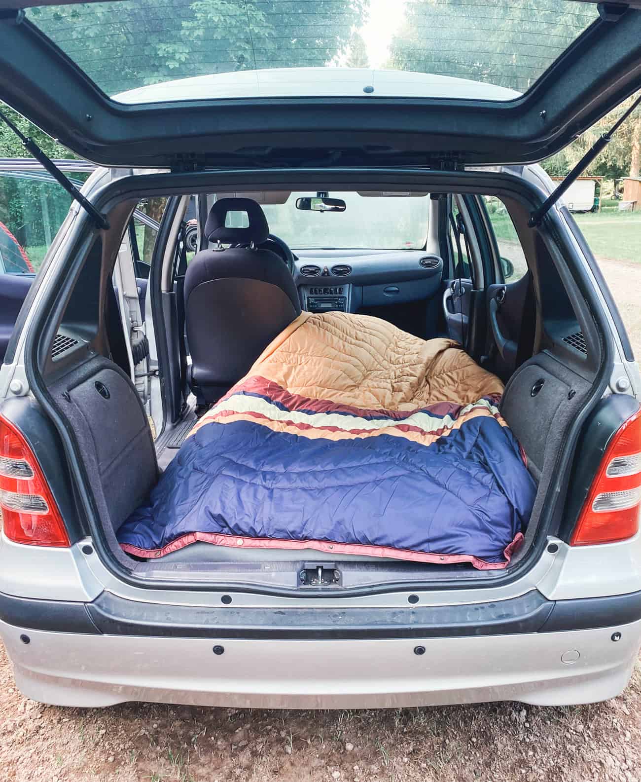 Übernachtung im Kleinwagen - Reisemagazin Bravebird