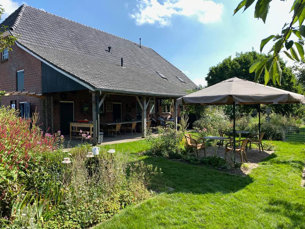 Theetuin de Wacht Café - Reisemagazin Bravebird