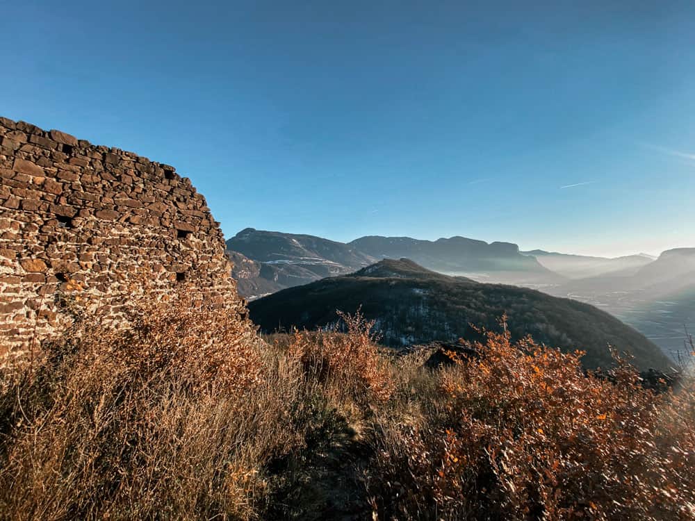 Ruine Leuchtenburg in Südtirol - Reisemagazin Bravebird