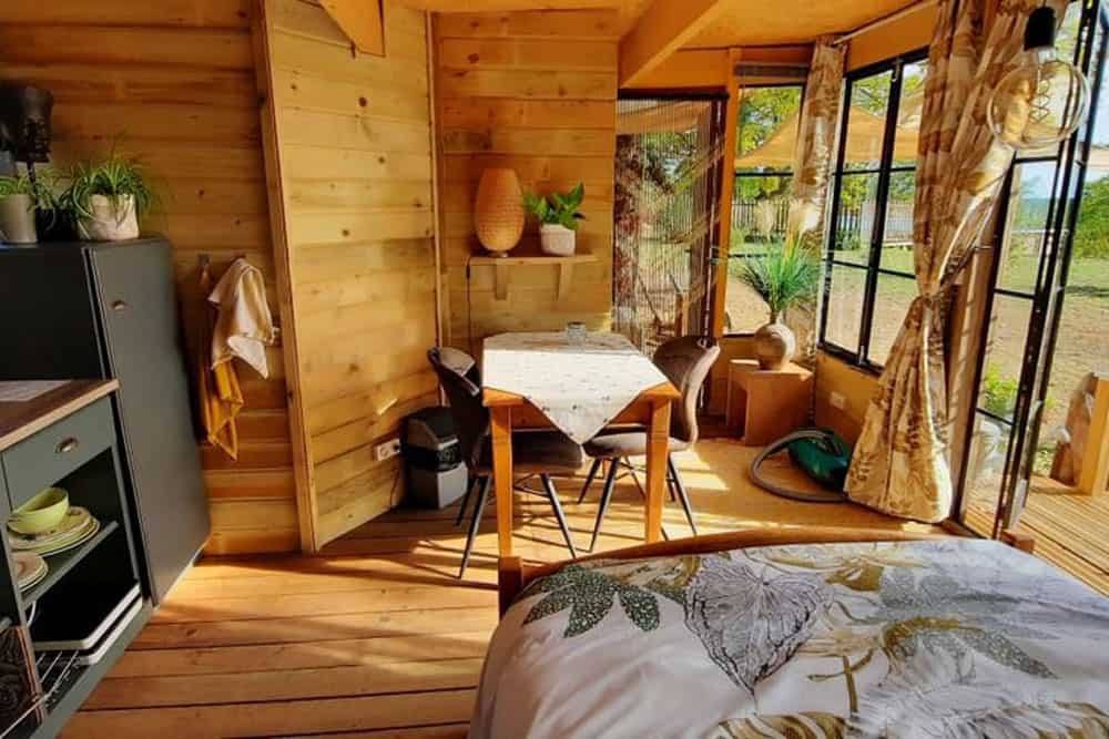 Modernes Tiny House mieten in Südfrankreich Reisetipp - Reiseblog Bravebird
