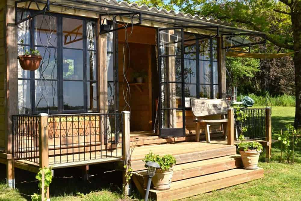 Modernes Tiny House mieten in Südfrankreich Reisetipp - Reiseblog Bravebird