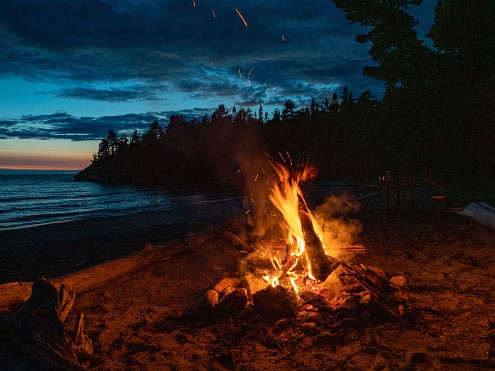 Lagerfeuer am Strand meistens verboten - Reiseblog Bravebird