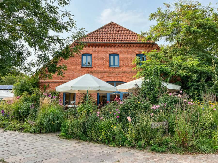 Michaelshof Blumengarten Cafe Wendland - Reiseblog Bravebird