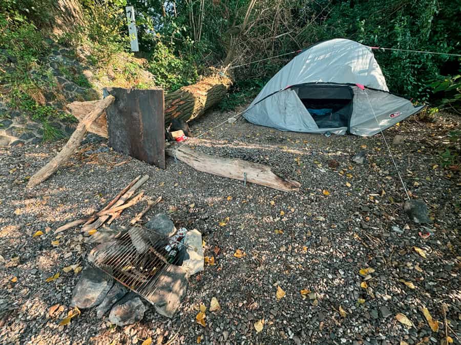 Verlassene Zelte Probleme für die Umwelt - Wildcamping