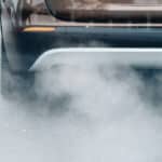 Abgase Auspuff SUV Verbrenner