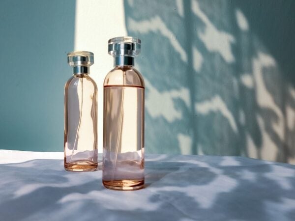 Parfums - Inhaltsstoffe, Erdöl und Tierleid