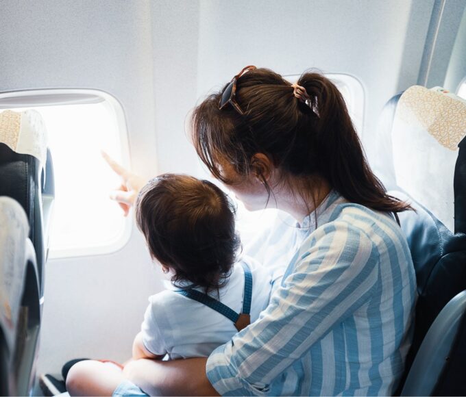 Fliegen mit Baby - eigener Sitz oder auf dem Schoß