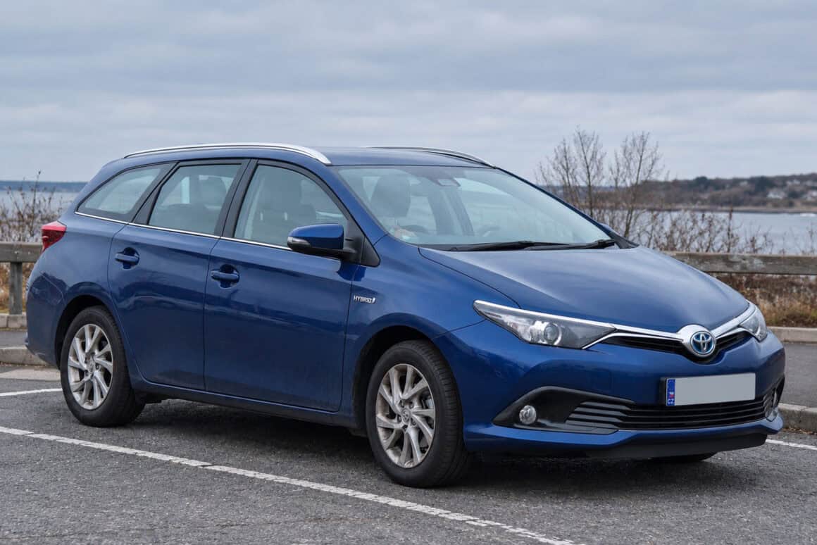 Toyota Auris Touring Sports Hybrid als Microcamper
